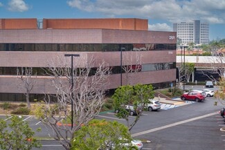 Plus de détails pour 17592 E 17th St, Tustin, CA - Bureau à louer