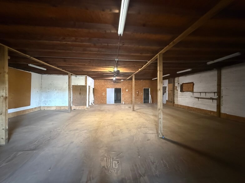 6640 US Highway 70 W, La Grange, NC for sale - Building Photo - Image 2 of 4