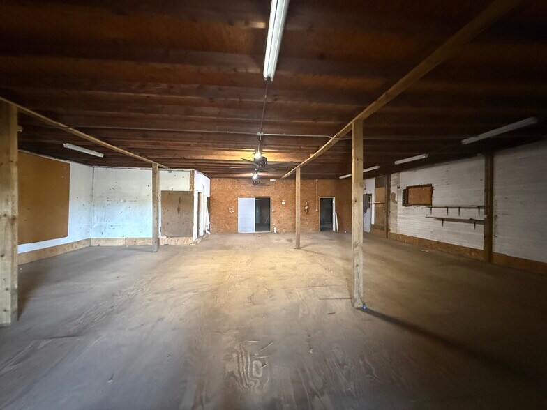 6640 US Highway 70 W, La Grange, NC à vendre - Photo du bâtiment - Image 2 de 4