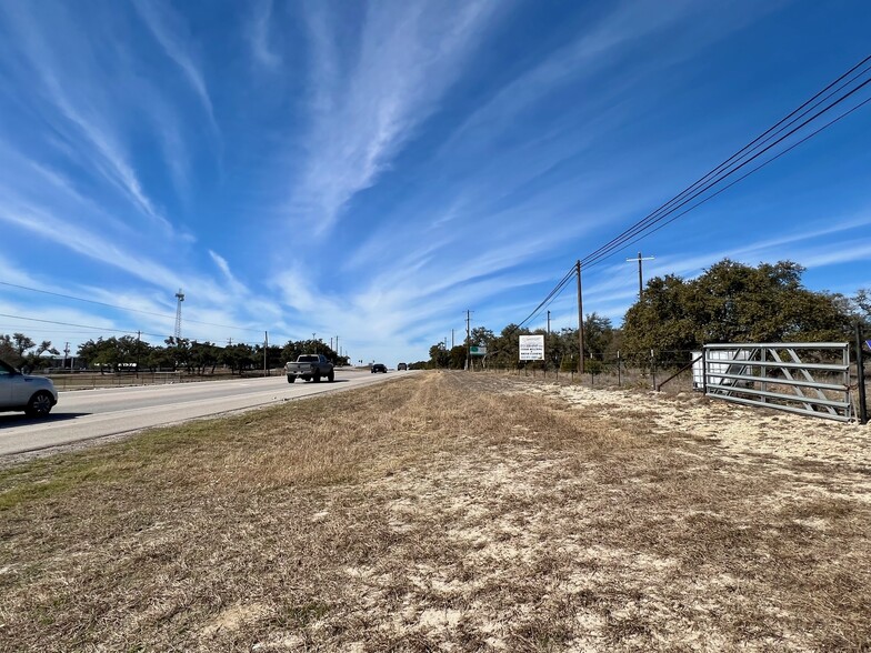 5500 US 290, Dripping Springs, TX à louer - Photo du b timent - Image 2 de 7