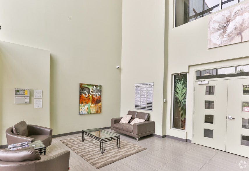 11420 27th St SE, Calgary, AB for lease - Lobby - Image 2 of 27