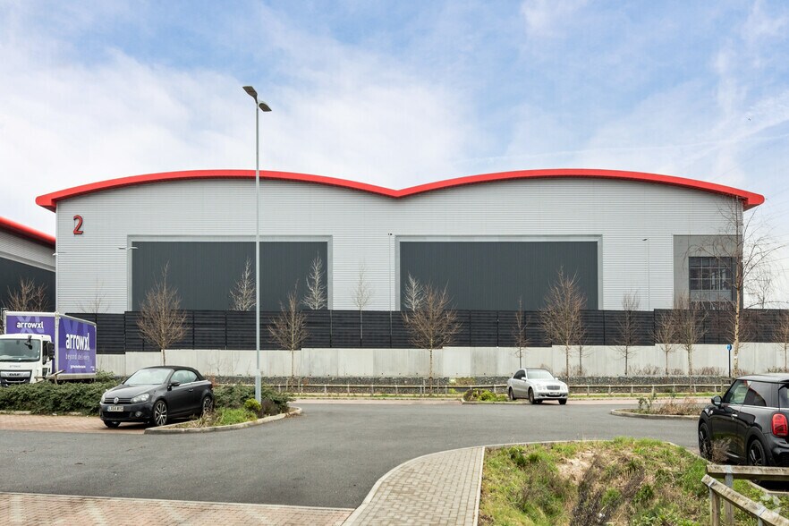 East Duck Lees Ln, Enfield à louer - Photo du bâtiment - Image 2 de 5