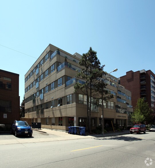 111 Merton St, Toronto, ON à louer - Photo du bâtiment - Image 2 de 2