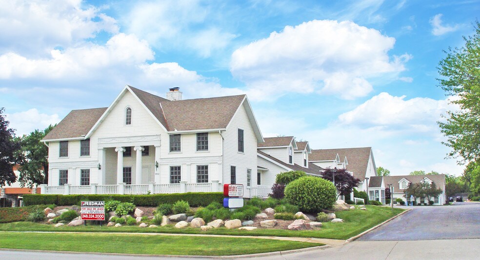 1812-1814 S Rochester Rd, Rochester Hills, MI à louer - Photo du bâtiment - Image 2 de 9