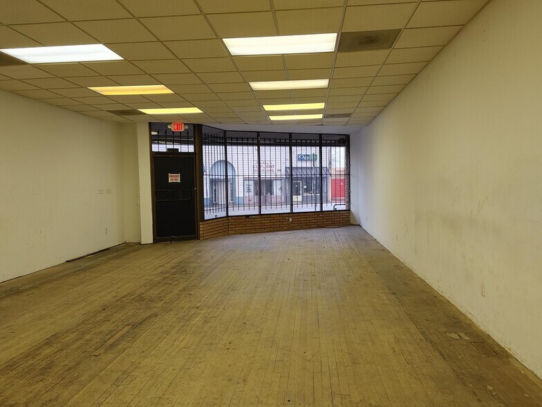 7314-7320 NE Sandy Blvd, Portland, OR à louer - Photo intérieure - Image 1 de 6