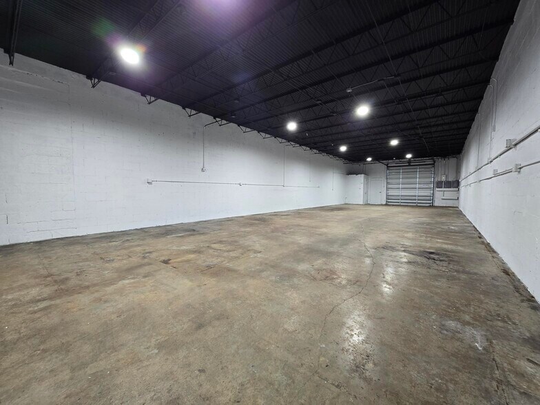 4019 NE 6th Ave, Oakland Park, FL à louer - Photo du bâtiment - Image 2 de 6