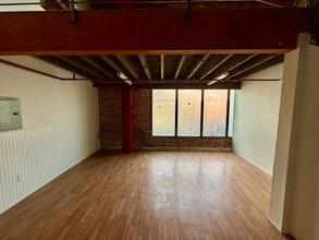 5176 Santa Monica Blvd, Los Angeles, CA for lease Interior Photo- Image 2 of 5