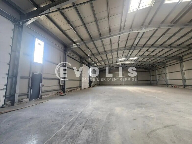 Flex in La Côte-Saint-André for lease - Building Photo - Image 3 of 13