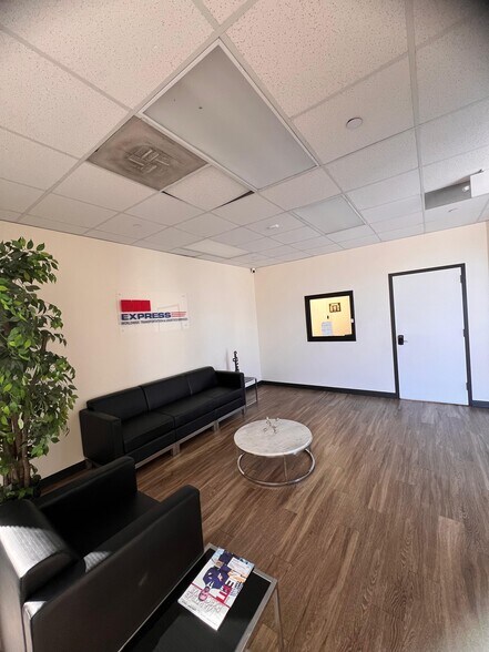 7201-7203 Pinemont Dr, Houston, TX à louer - Photo du bâtiment - Image 2 de 18