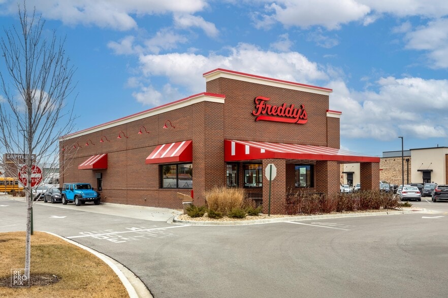 80 63rd Street, Westmont, IL for lease - Primary Photo - Image 1 of 8