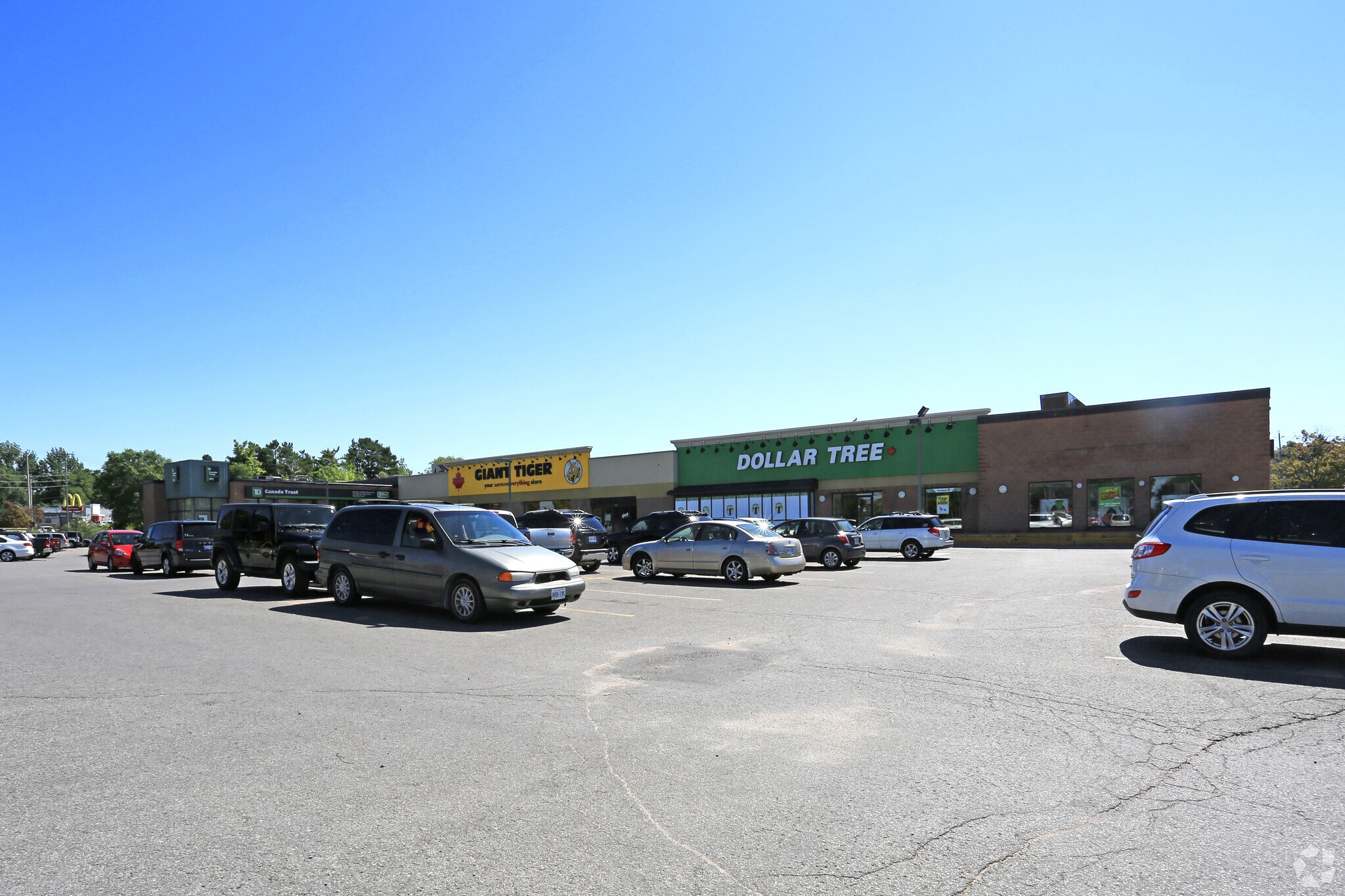 320 Yonge St, Barrie, ON for sale Primary Photo- Image 1 of 1