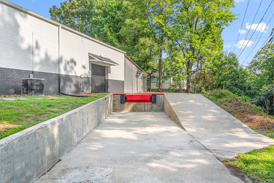 504 Houston St, Greensboro, NC à louer - Photo du bâtiment - Image 3 de 13
