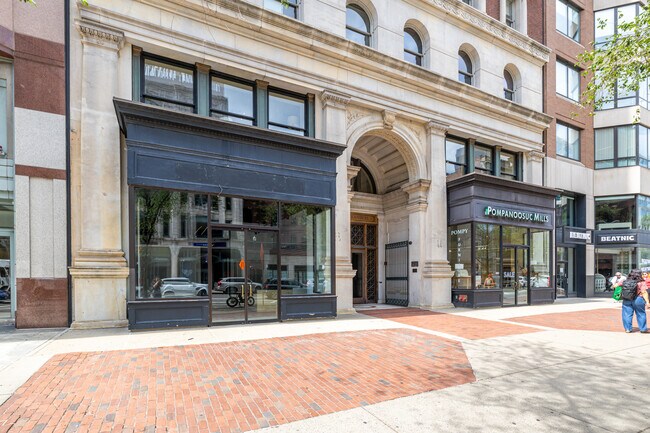 Plus de détails pour 419 Boylston St, Boston, MA - Commerce de détail à louer