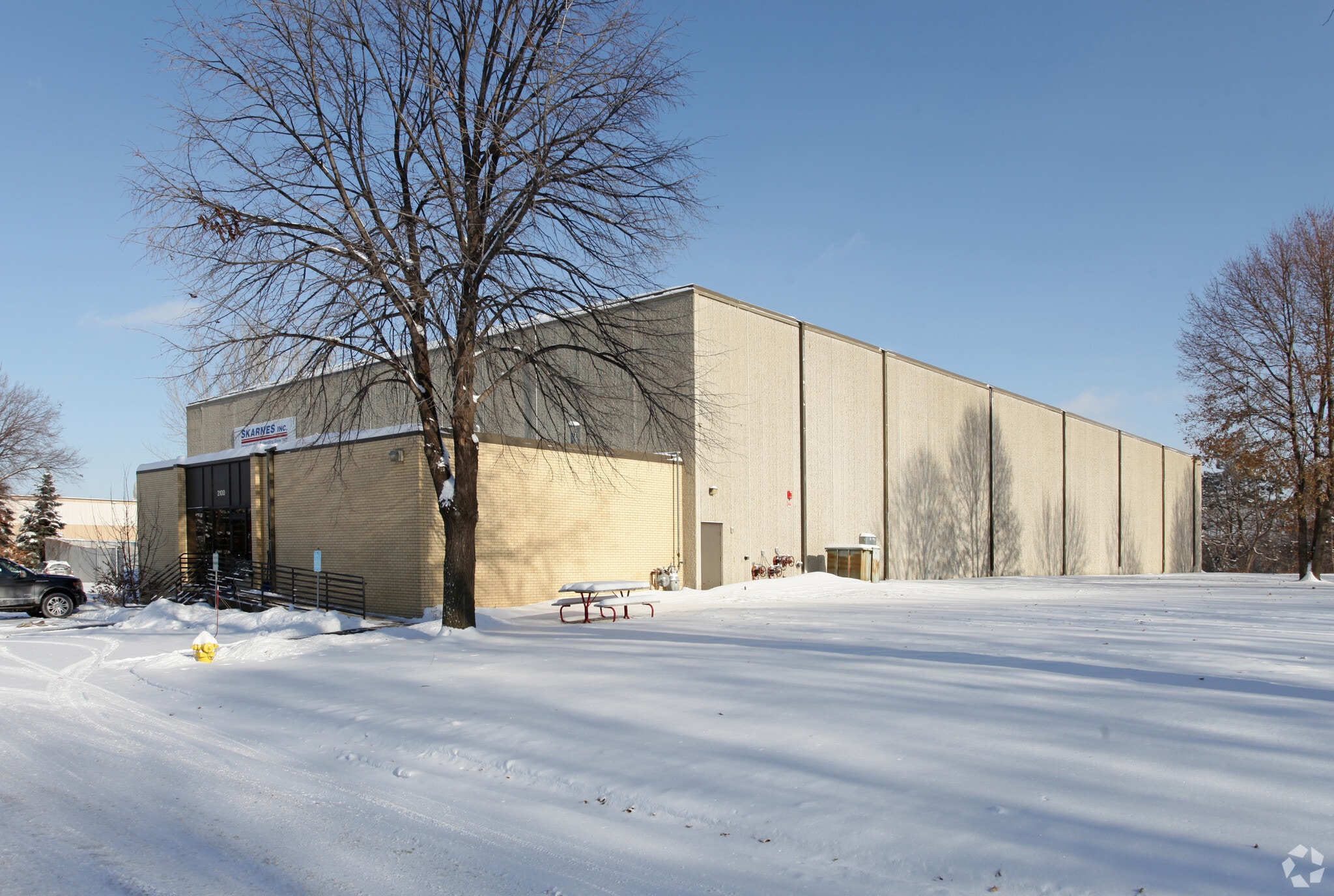 2100 N Niagara Ln, Plymouth, MN for lease Primary Photo- Image 1 of 4
