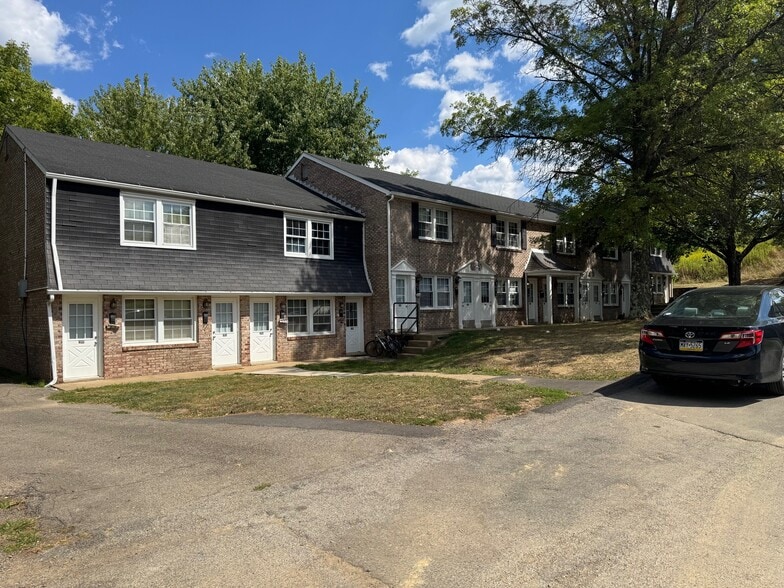 278 Cameron Dr, Slippery Rock, PA for sale - Building Photo - Image 3 of 10