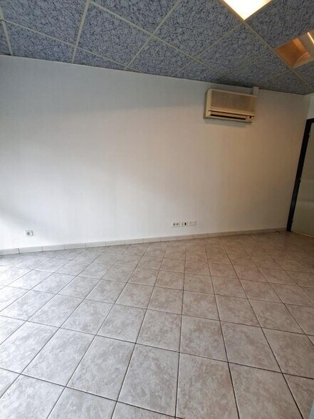 Flex in Antibes for sale - Interior Photo - Image 3 of 5