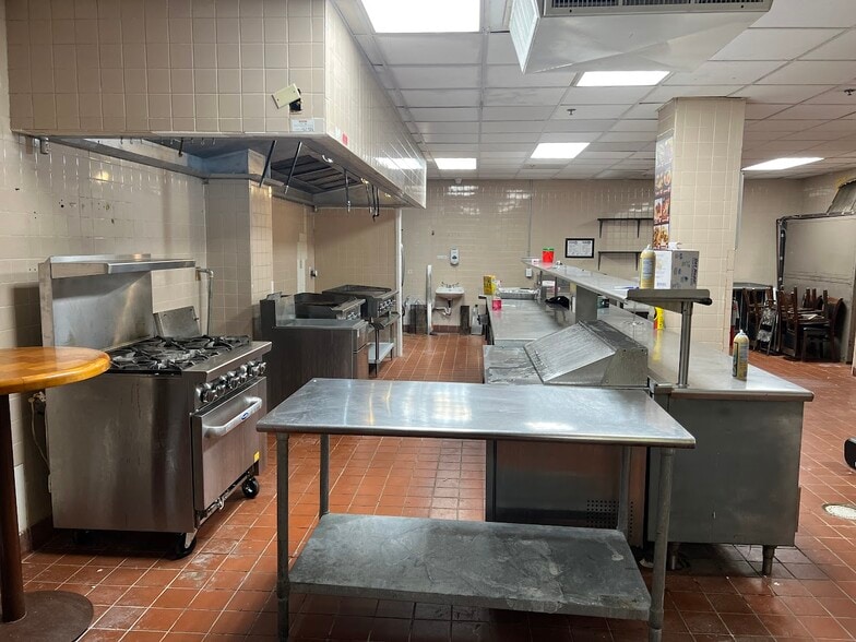 148 NW 167th St, Miami, FL for sale - Building Photo - Image 3 of 16