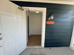 2713 Pinedale Rd, Greensboro, NC à louer Photo du bâtiment- Image 2 de 16