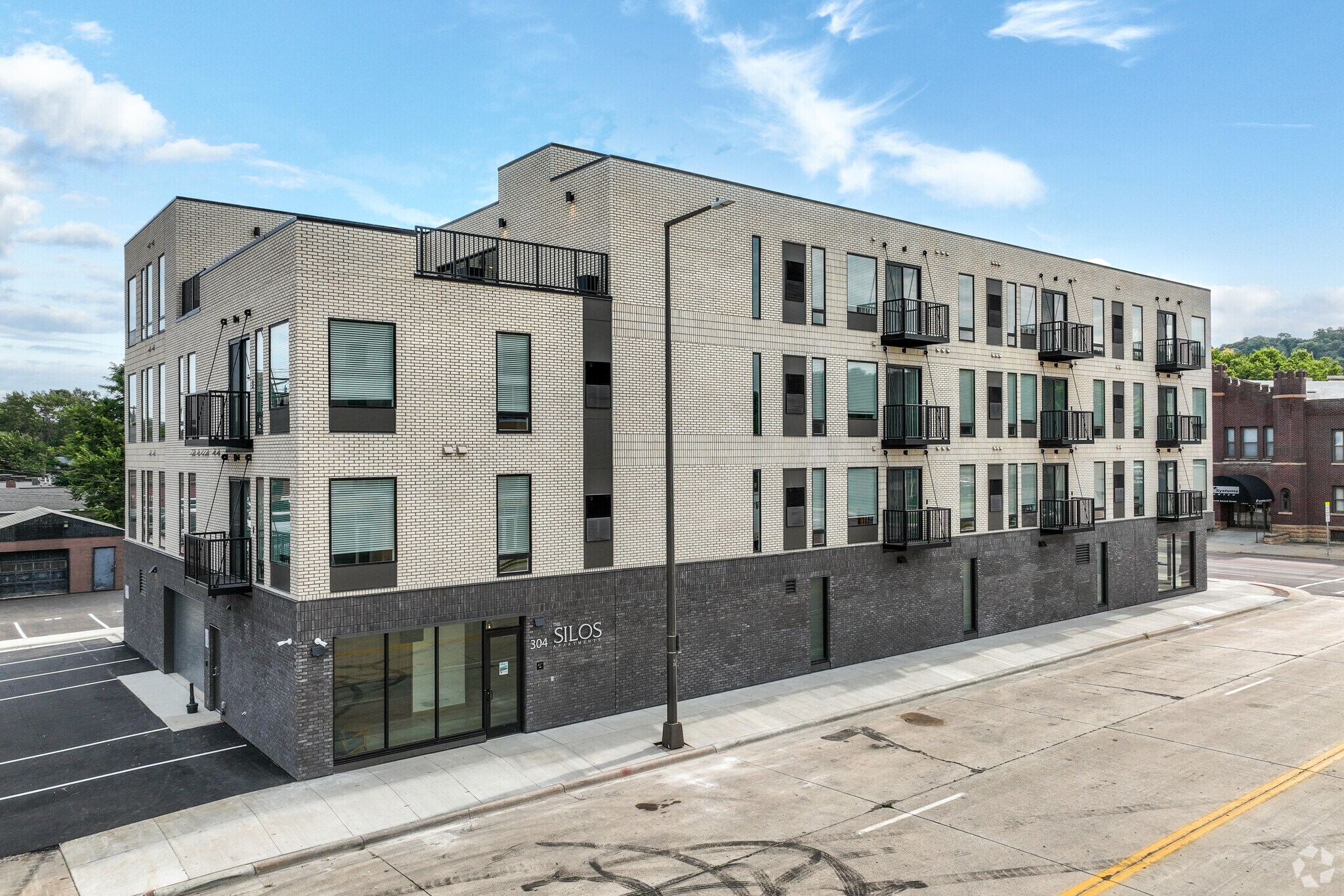 302 N 2nd St, Mankato, MN for lease Primary Photo- Image 1 of 10
