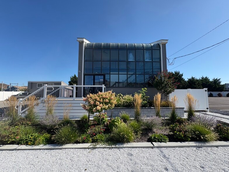 319 W 8th St, Ship Bottom, NJ for lease - Building Photo - Image 2 of 12