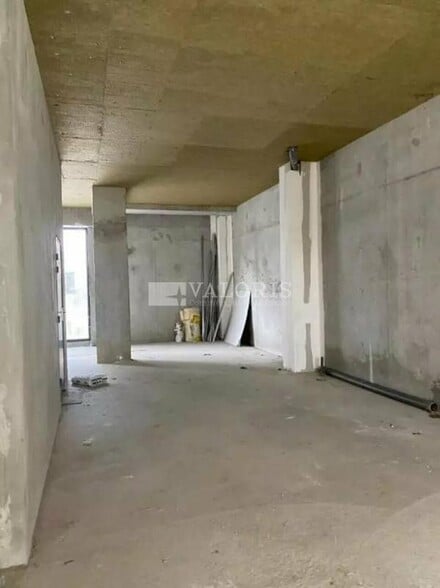 Retail in Décines-Charpieu for lease - Interior Photo - Image 2 of 9