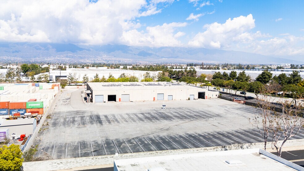 9550 Hermosa Ave, Rancho Cucamonga, CA à louer - Photo du bâtiment - Image 2 de 13