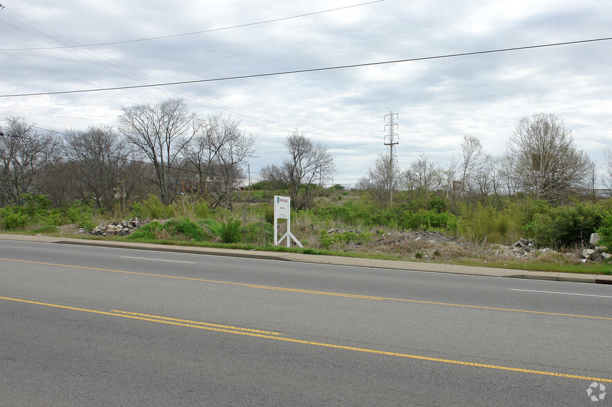 2419 Brick Church Pike, Nashville, TN for sale - Building Photo - Image 1 of 1