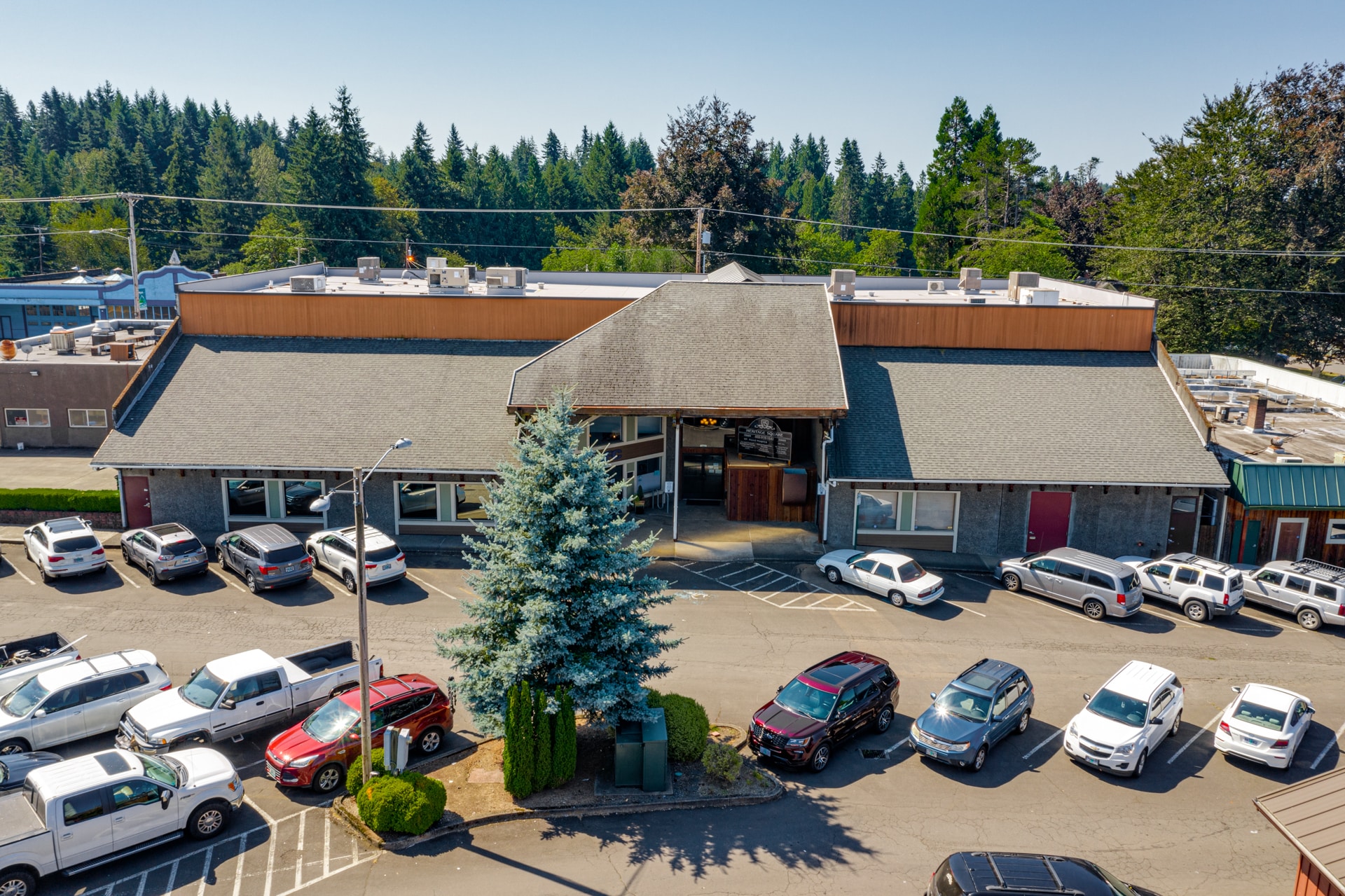 39065-39085 Pioneer Blvd, Sandy, OR for lease Primary Photo- Image 1 of 30
