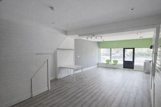 13 Preston Rd, Wigan for lease Interior Photo- Image 2 of 3