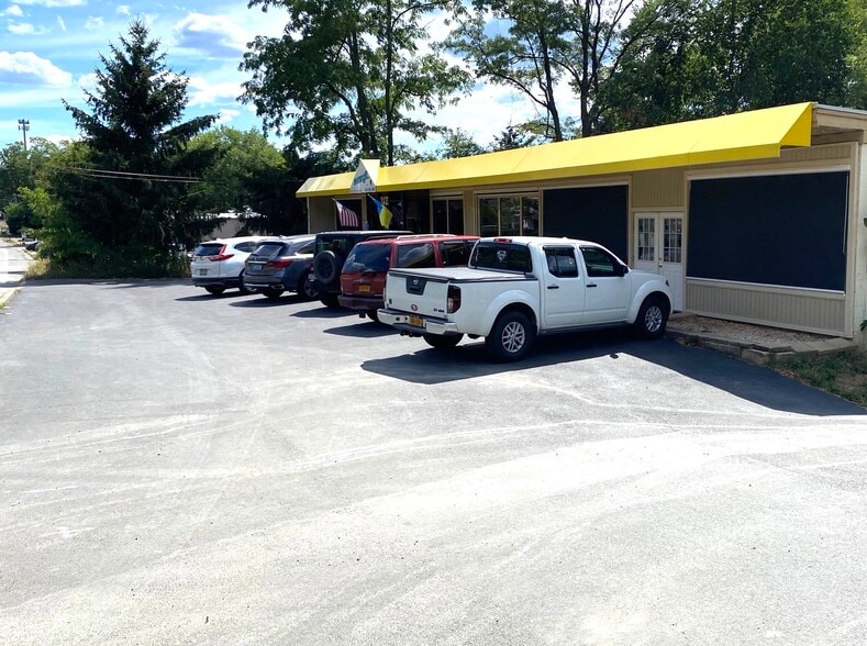 2435 Windsor Highway, New Windsor Township, NY for sale - Building Photo - Image 2 of 2