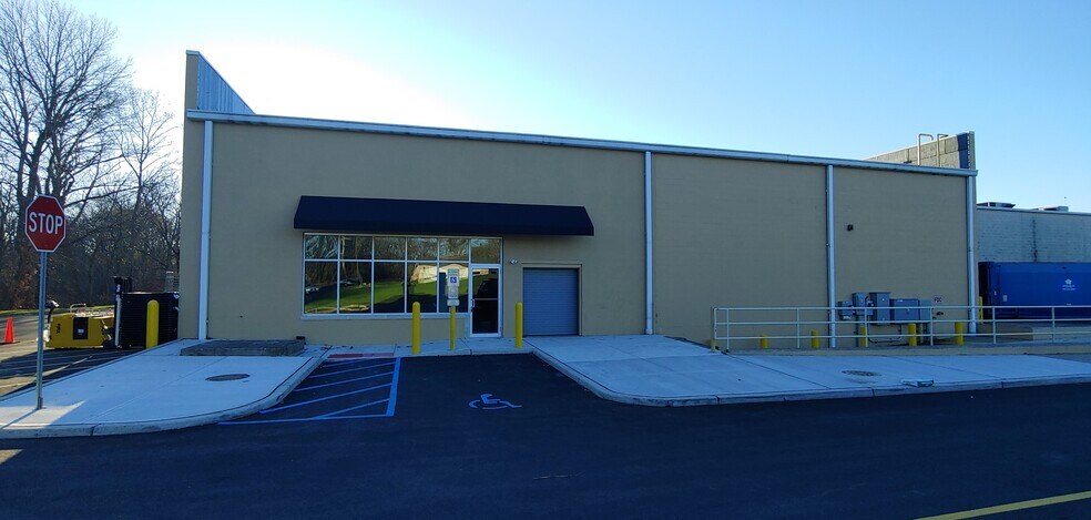 4345 Highway 9, Freehold, NJ à louer - Photo du bâtiment - Image 2 de 8