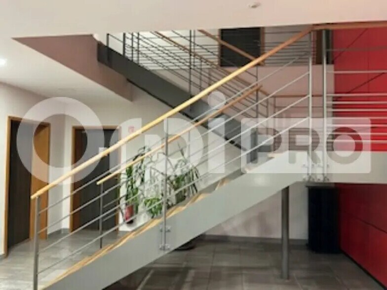 Office in Limas for lease - Interior Photo - Image 2 of 8