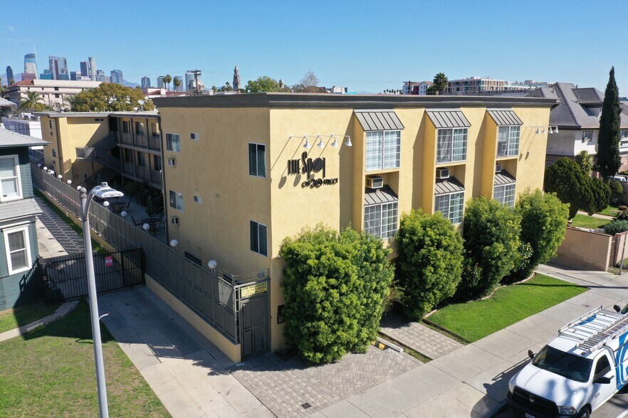 721 W 30th St, Los Angeles, CA à vendre - Photo du bâtiment - Image 2 de 16