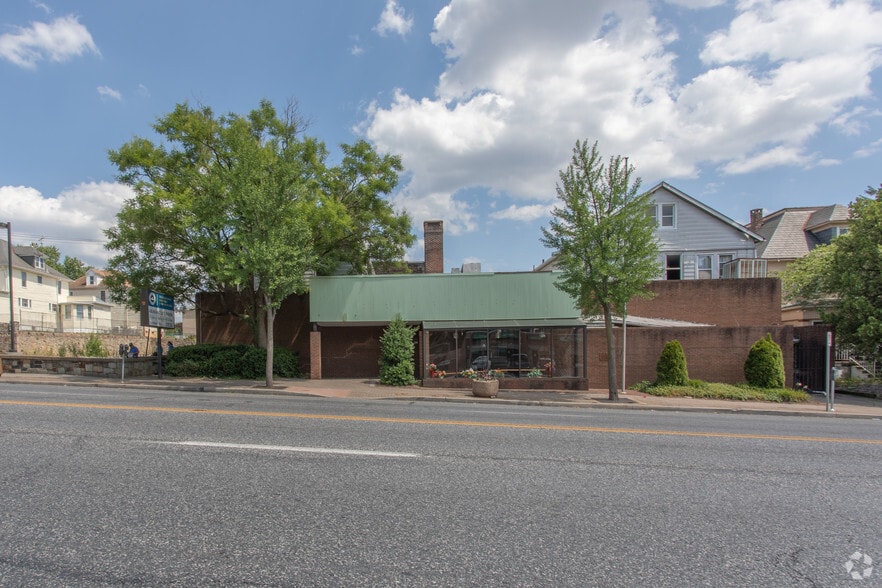 6809 Belair Rd, Baltimore, MD for lease - Primary Photo - Image 1 of 23