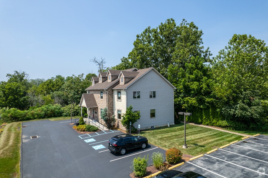 4295 W Tilghman St, Allentown, PA for lease - Building Photo - Image 3 of 5