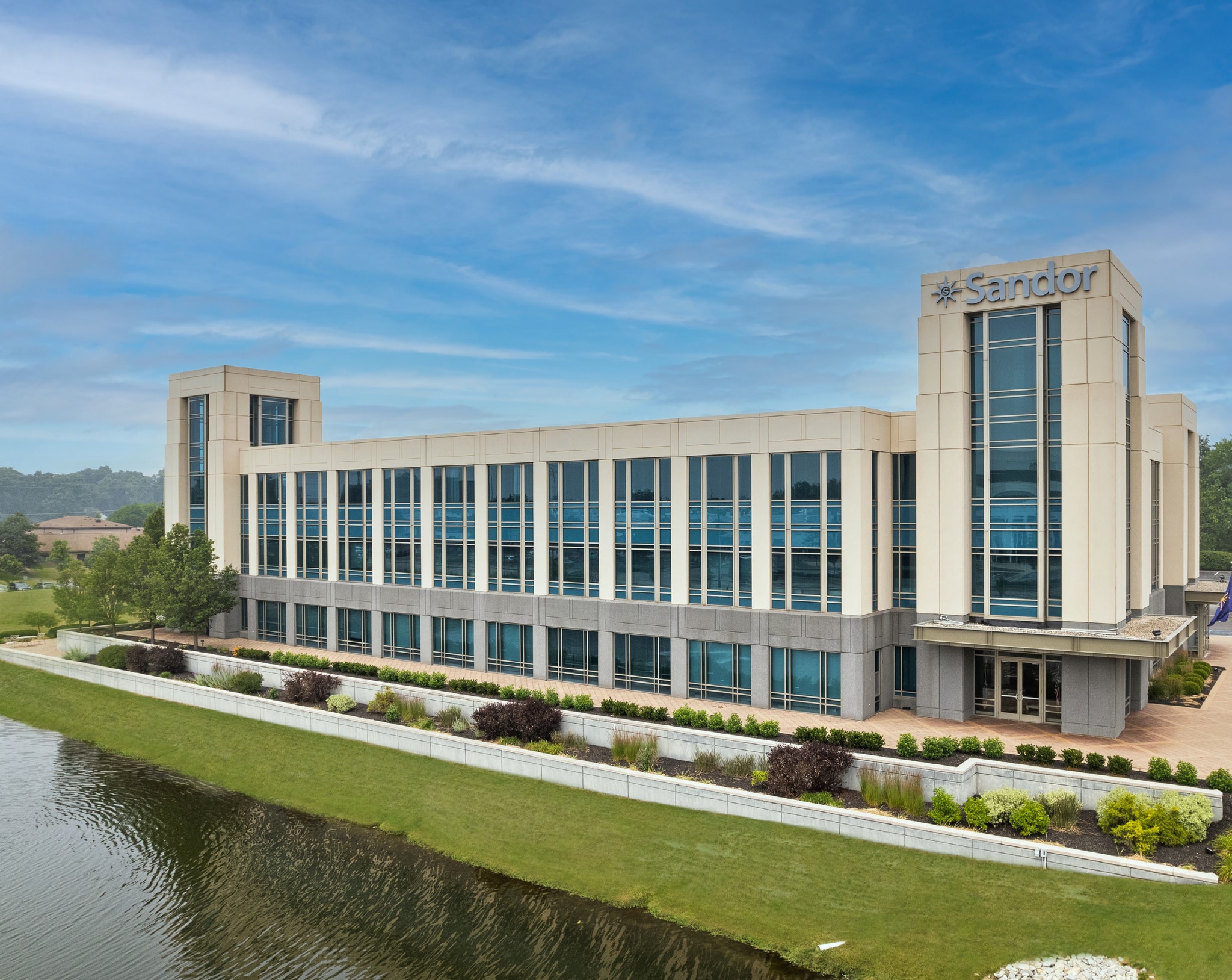 10689 N Pennsylvania St, Indianapolis, IN for lease Building Photo- Image 1 of 11
