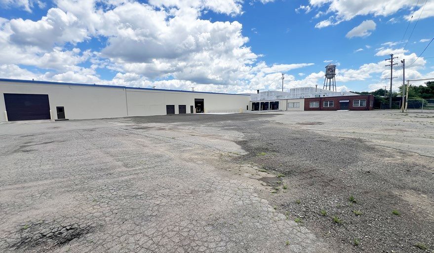 1999 Wildwood Ave, Jackson, MI for lease - Building Photo - Image 2 of 22