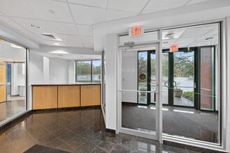 6 Technology Dr, Setauket, NY à louer Photo intérieure- Image 2 de 30