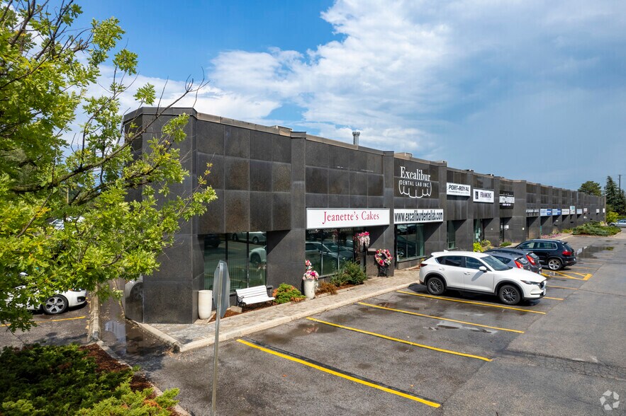 461 N Service Rd W, Oakville, ON à louer - Photo du bâtiment - Image 3 de 6