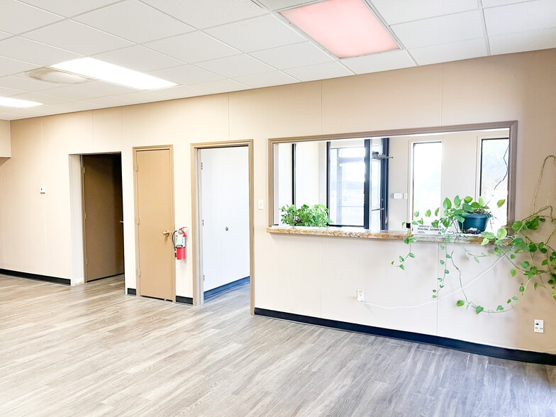 921 E 66th, Lubbock, TX for sale - Building Photo - Image 2 of 11