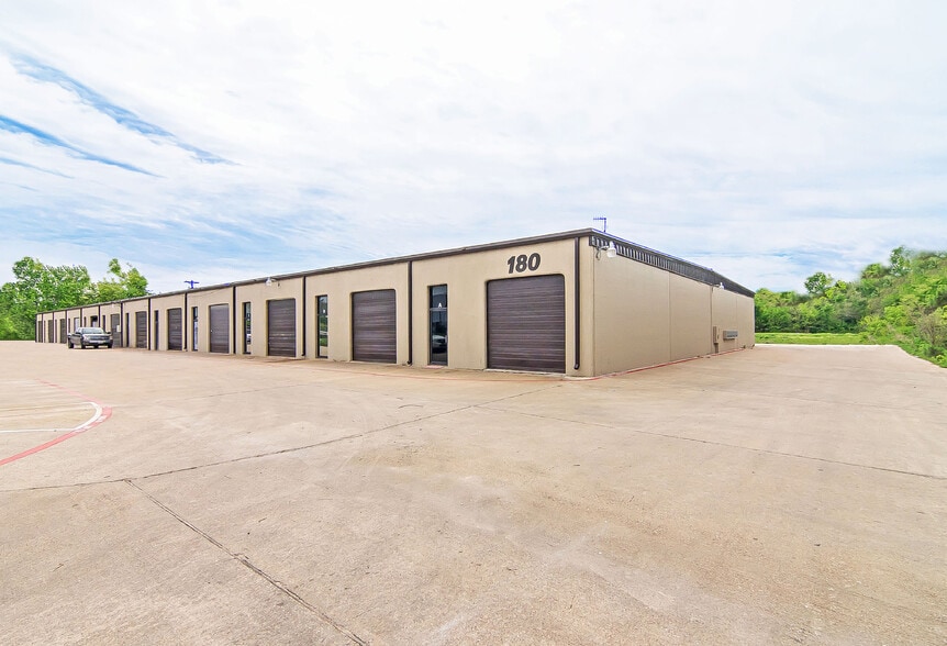 180 Industrial Blvd, McKinney, TX for lease - Building Photo - Image 1 of 3