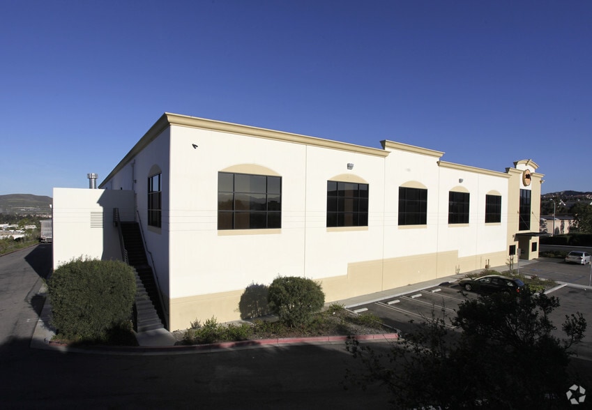 1330 Calle Avanzado, San Clemente, CA à vendre - Photo du bâtiment - Image 2 de 28