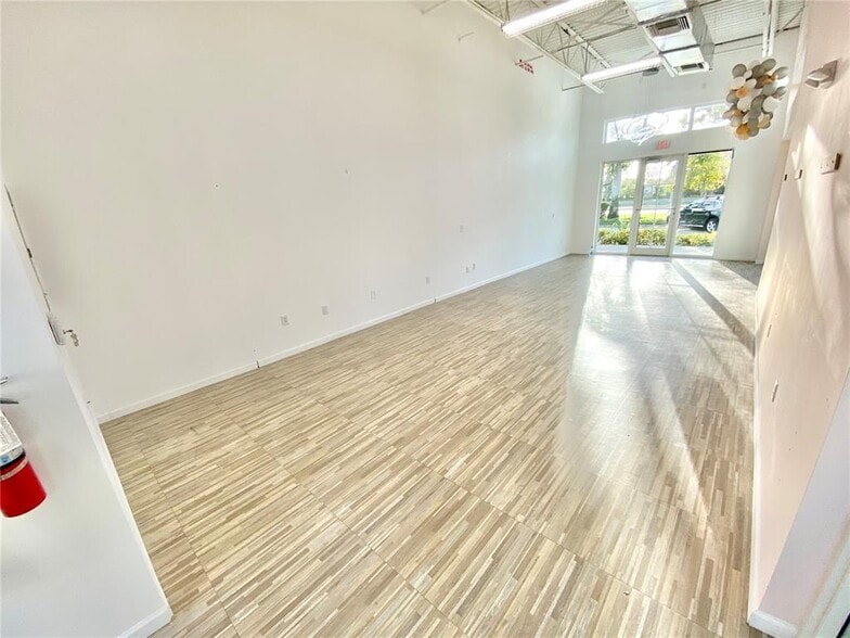 2195 SW 101st Ave, Miramar, FL for lease - Interior Photo - Image 2 of 8