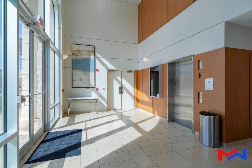 1449 Highway 6, Sugar Land, TX for lease - Interior Photo - Image 3 of 7