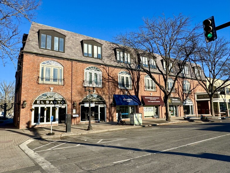 970 Farmington Ave, West Hartford, CT for lease - Building Photo - Image 1 of 5