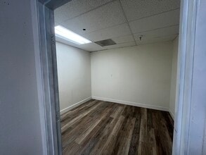 27001 La Paz Rd, Mission Viejo, CA à louer Photo intérieure- Image 2 de 4