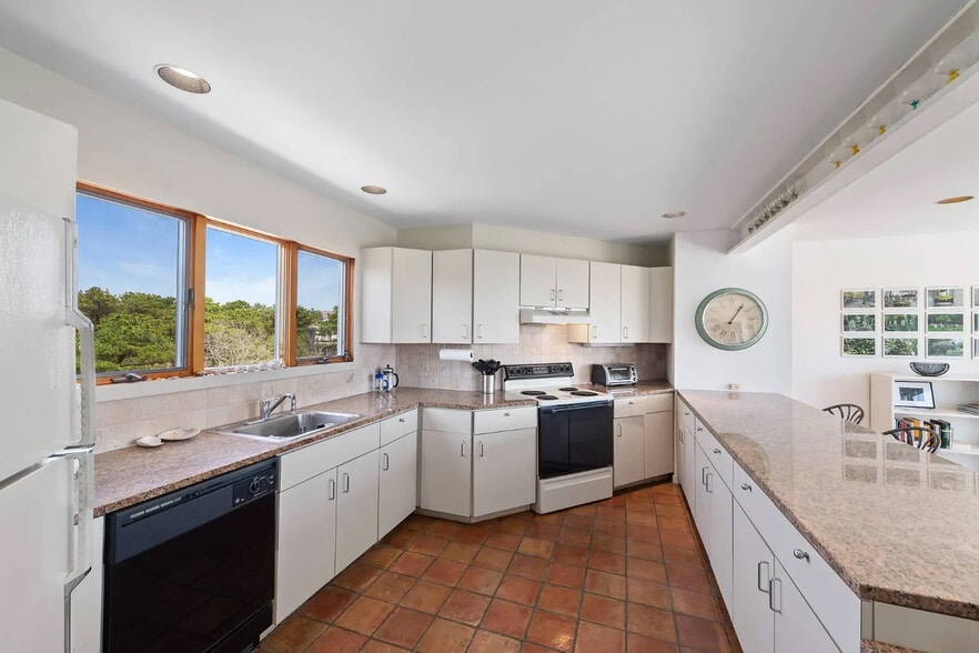 54 Sandcastle ln, Amagansett, NY à vendre - Photo du bâtiment - Image 3 de 12