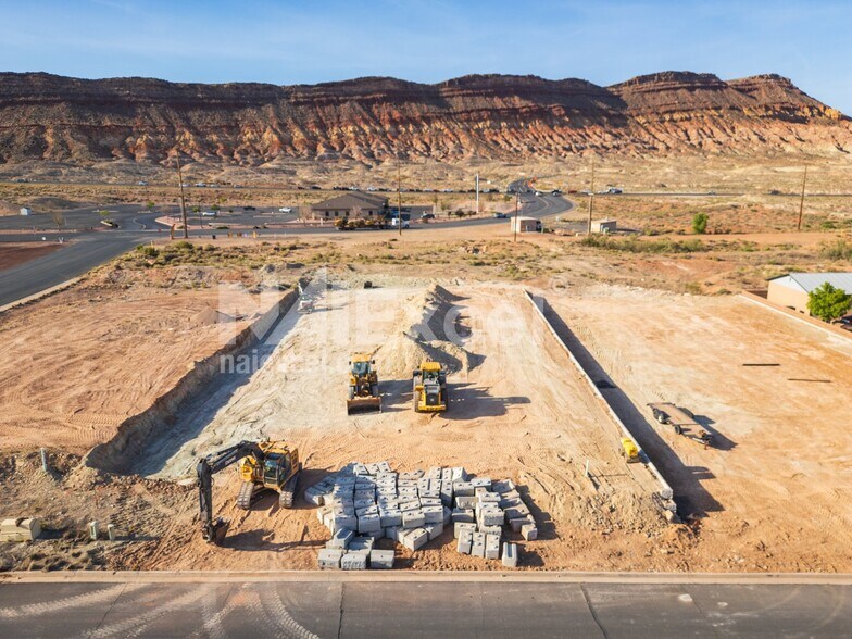 5283 Wheeler Way, Hurricane, UT à louer - Photo du bâtiment - Image 2 de 5