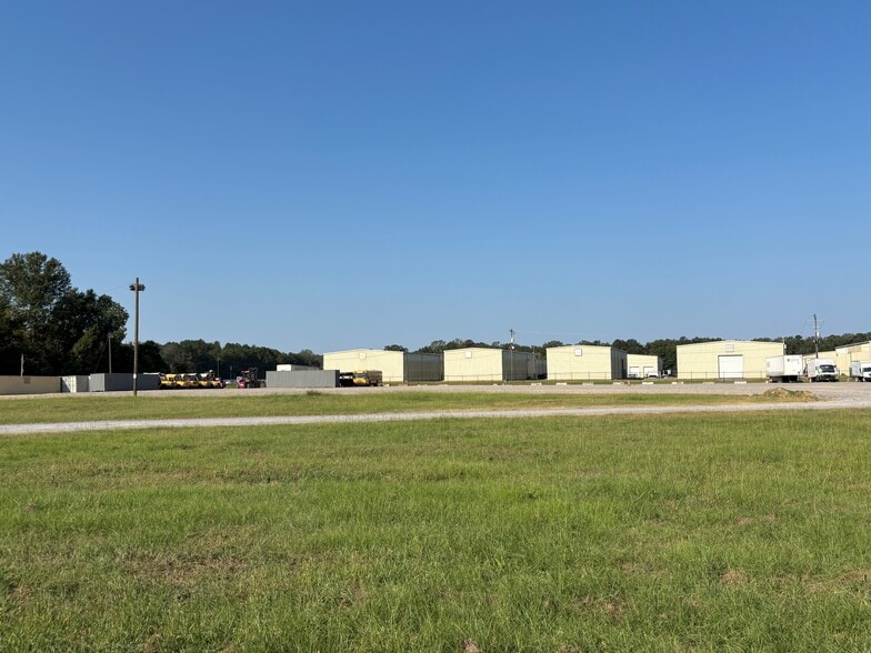 307 Walker Cir, Richland, MS for lease - Building Photo - Image 2 of 2