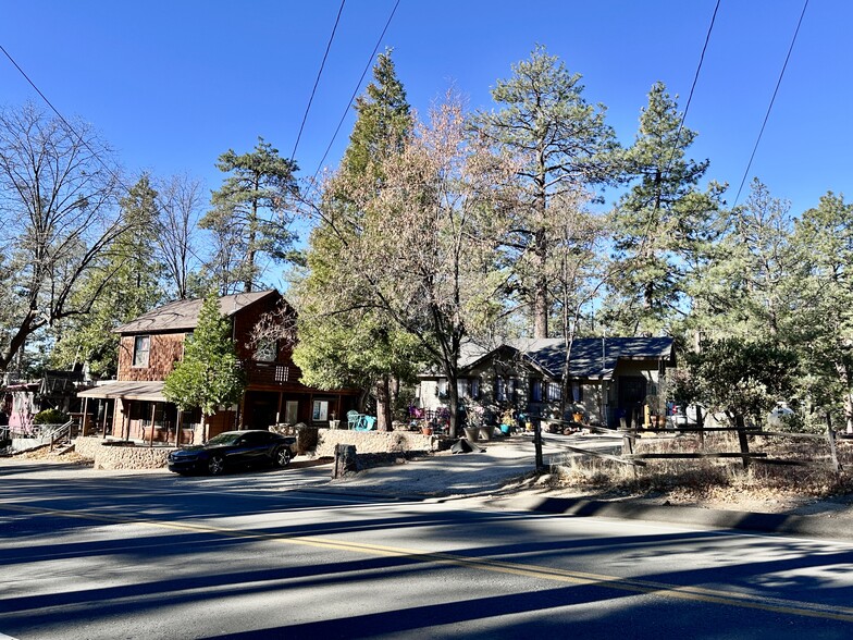 54790 N Circle Dr, Idyllwild, CA à vendre - Photo principale - Image 1 de 36